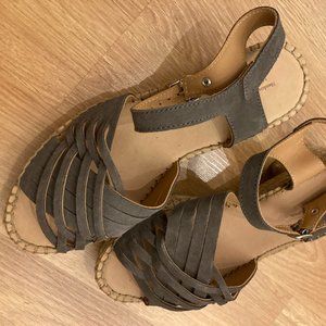 Naguisa Platform Sandals (Size 38)